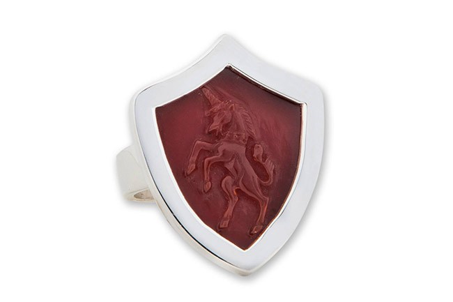 Regnas Shield shape ring designs